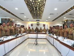 Safrizal Menggelar Rapat Tingkat Pimpinan di Ditjen Bina Administrasi Kewilayahan