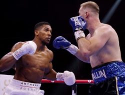 Anthony Joshua Menang TKO pada Ronde 5, Wallin Menyerah