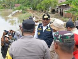 Pj Gubernur Safrizal Tinjau Langsung Lokasi Banjir di Aceh Tamiang