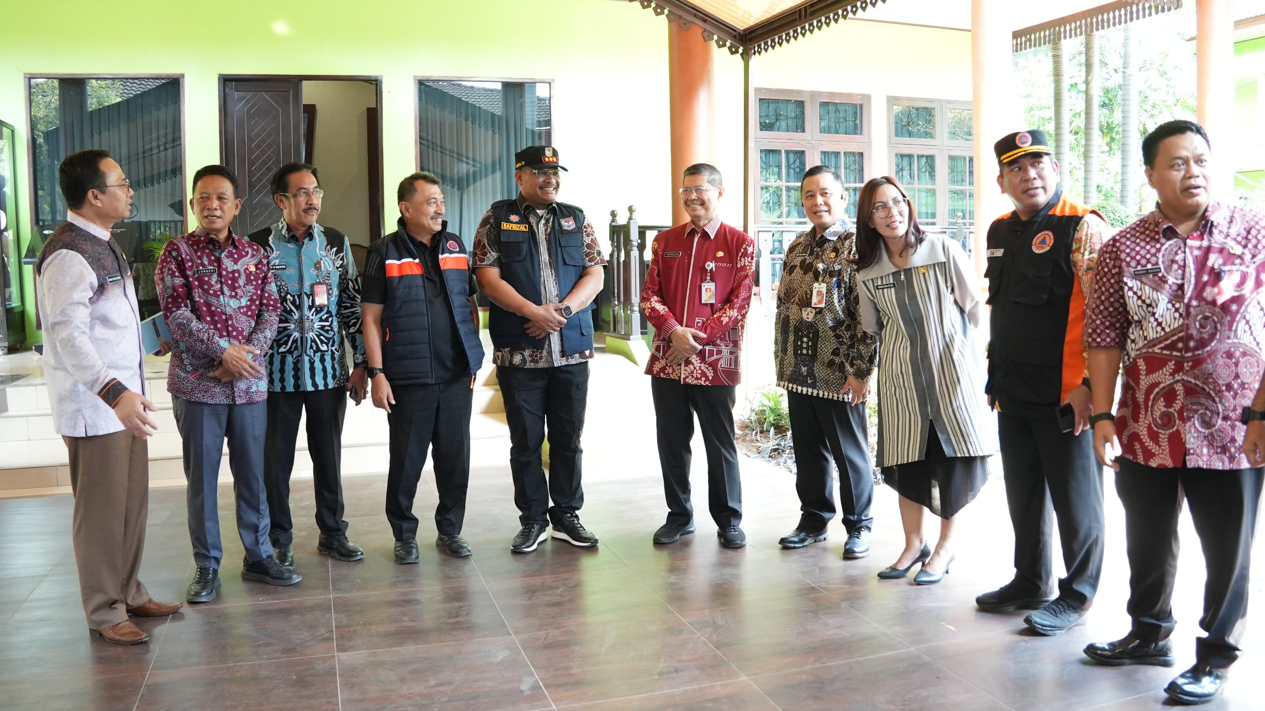 Ditjen Adwil Kemendagri Salurkan Bantuan Tenda Posko dan Logistik untuk Penanganan Bencana di Bali