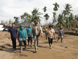 Ditjen Bina Adwil & TP PKK Tembus ke 18 Lokasi Banjir Terparah di Aceh Serahkan  Bantuan