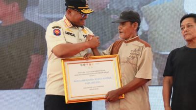 Kaposwil PRR Aceh Safrizal ZA Dampingi Mendagri dan Menko PMK Serahkan Bantuan di Aceh Tamiang