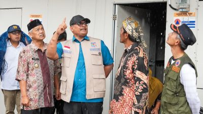 Safrizal Berkunjung ke Huntara Jamur Ujung, Fatmawati Tersanjung