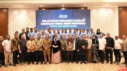 Safrizal ZA Dianugerahi Garda Kemanusiaan JMSI Aceh