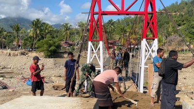 TNI Bangun Jembatan Gantung di Kampung Reje Payung, Safrizal Beri Apresiasi