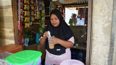 Bangkit dari Puing Bencana, Usaha Mikro Mayasari Tuai Pujian Ketua Satgas PRR