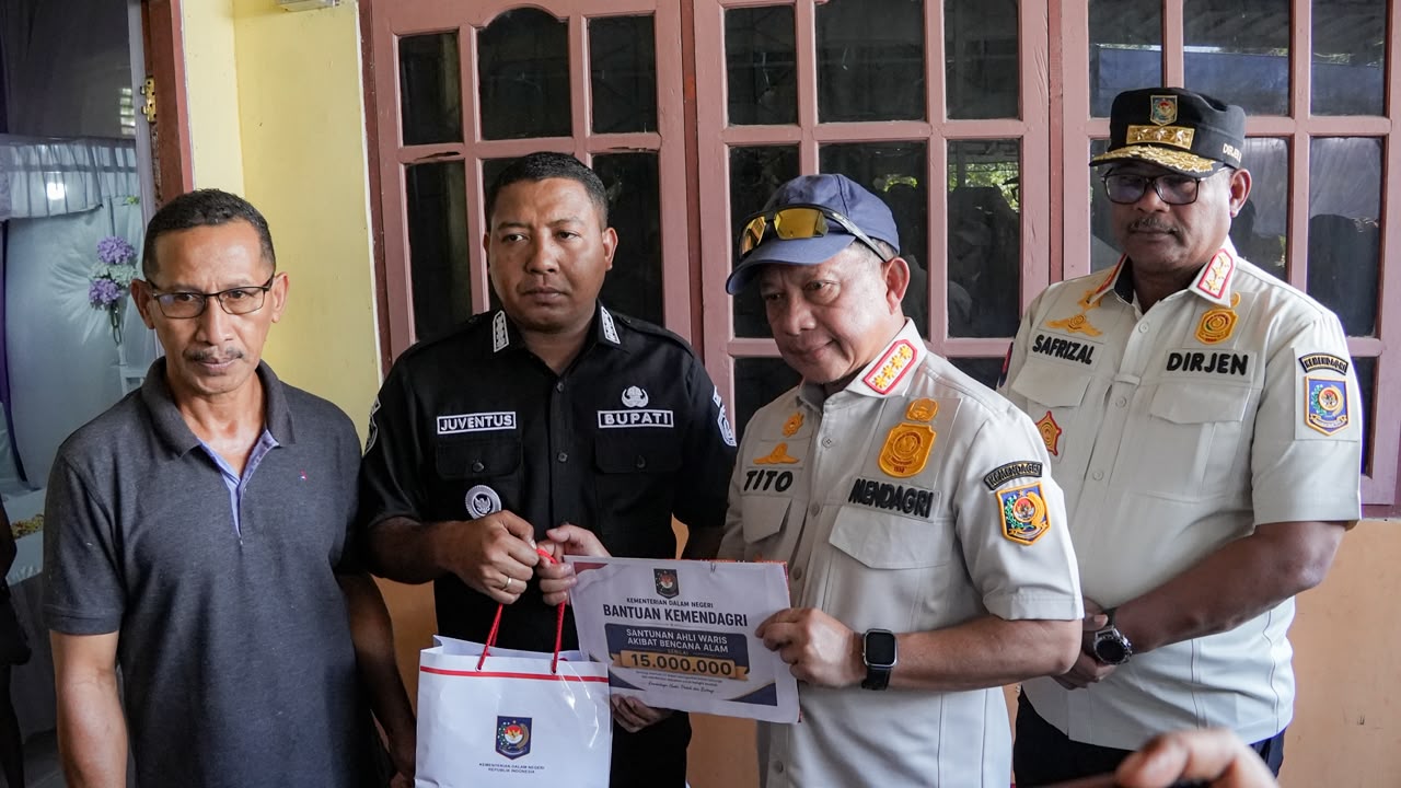 Mendagri Tinjau Dampak Gempa di Sikka, Pastikan Layanan Pelabuhan Normal dan Apresiasi Penanganan Darurat