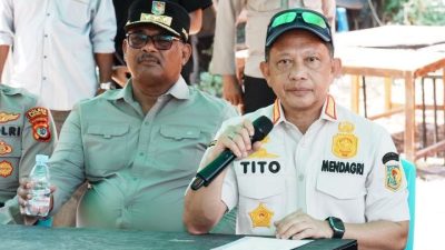 Mendagri Tinjau dan Salurkan Bantuan Bencana Gempa Bumi di NTT