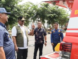 Safrizal Serahkan Mobil Damkar dan Pompa Portable untuk Aceh Tamiang